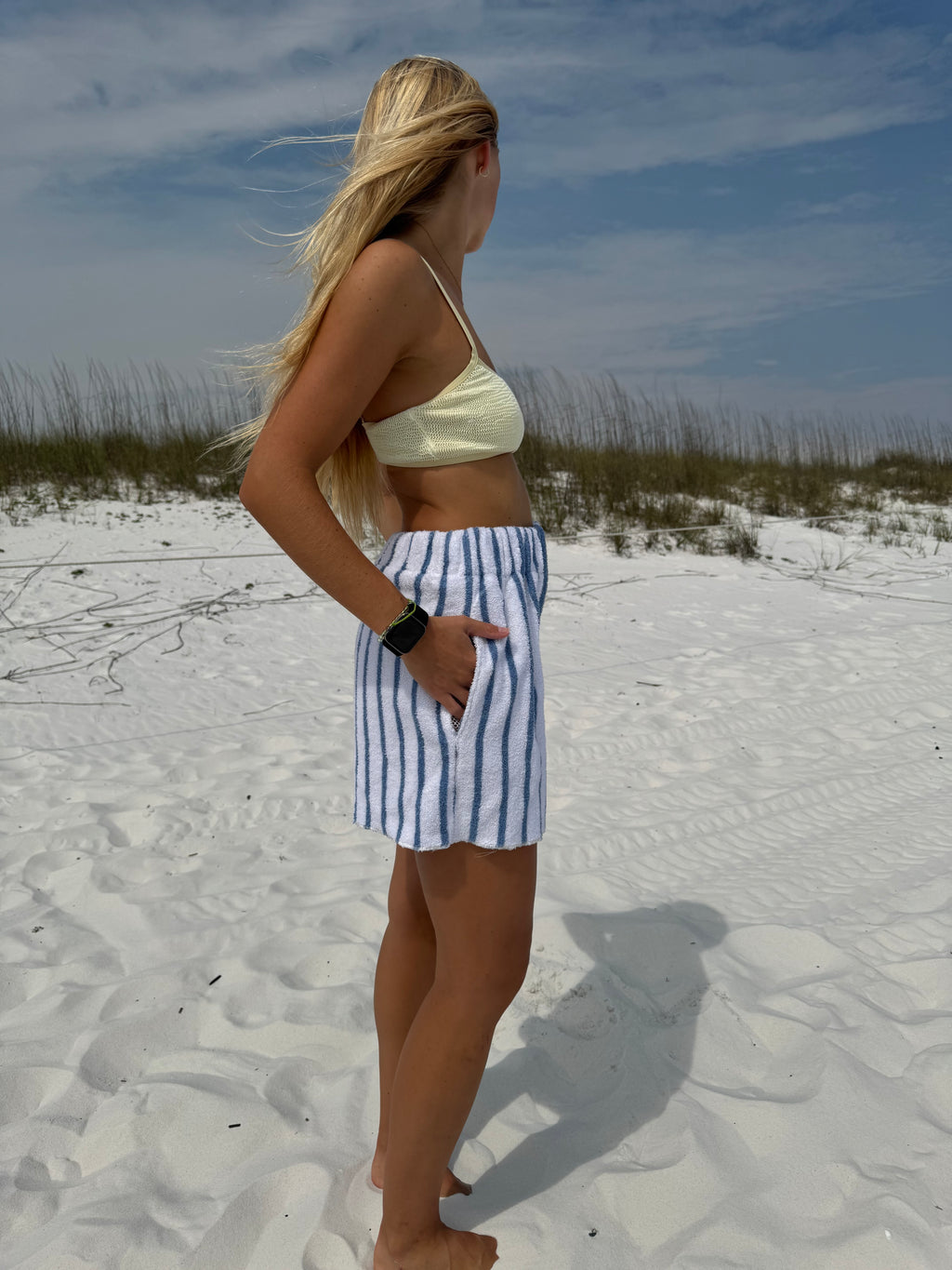 Light blue striped towel shorts w/pockets - M