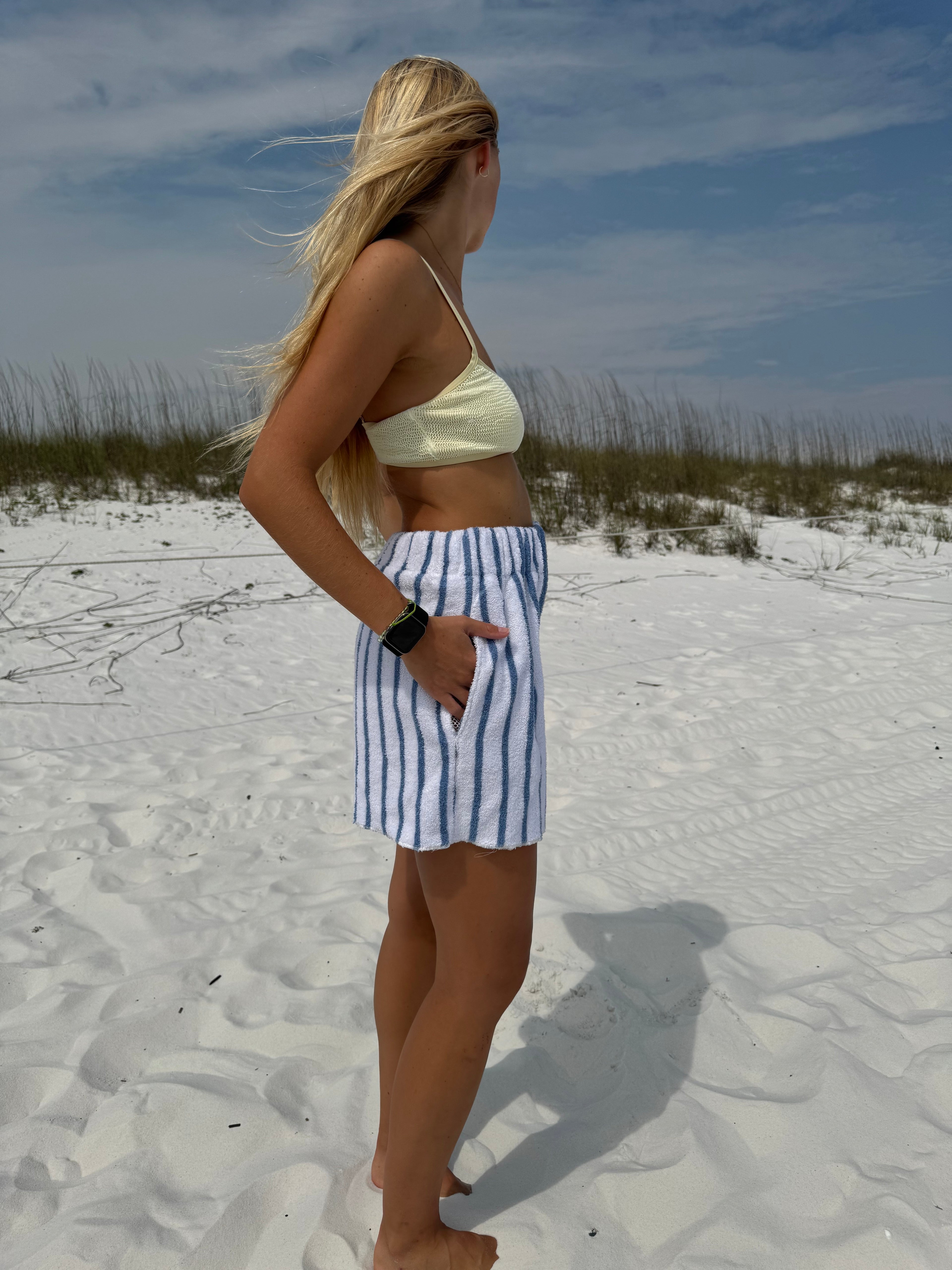 Light blue striped towel shorts w/pockets - M