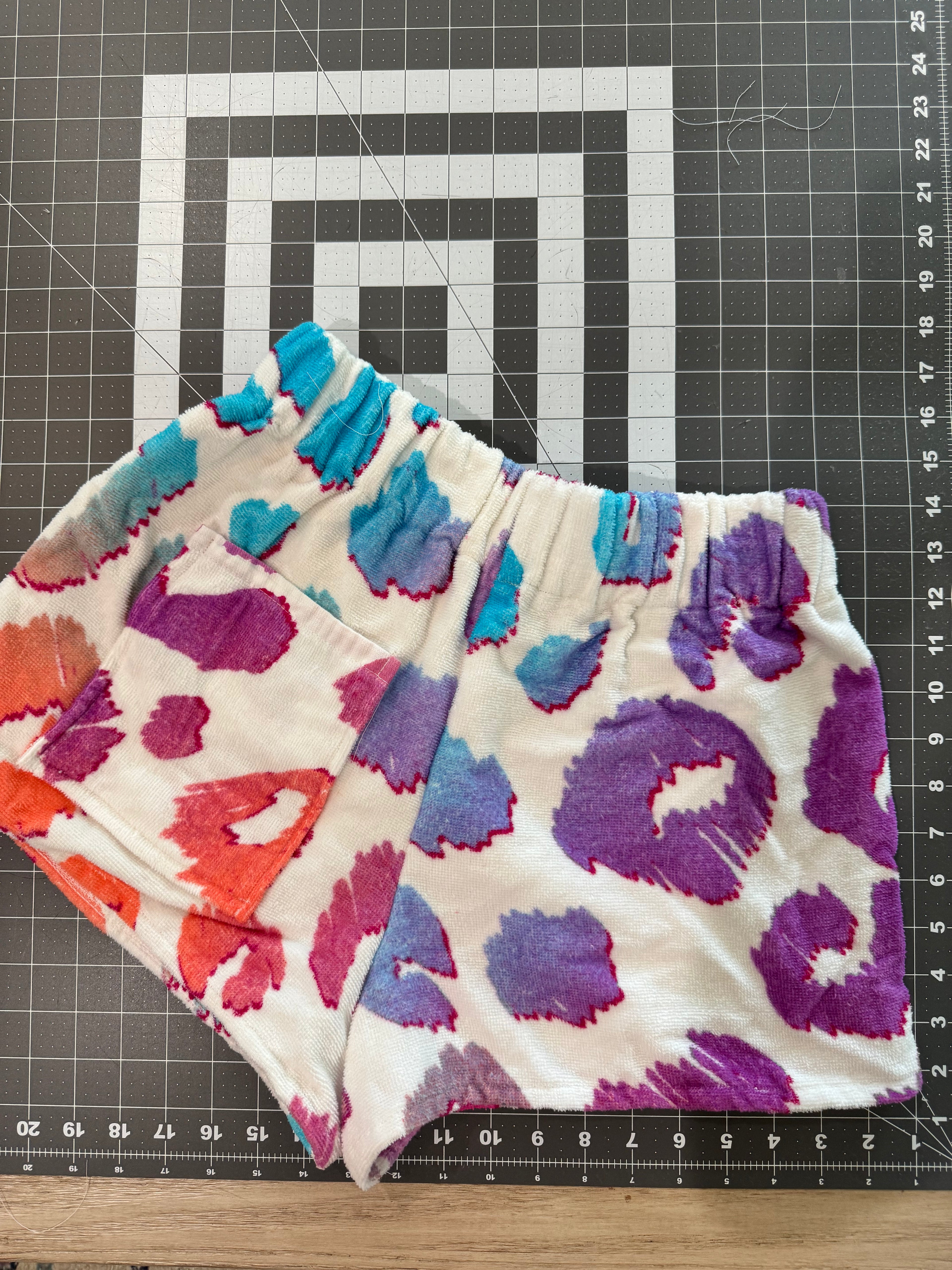 Multi-color Cheetah Print Shorts - M