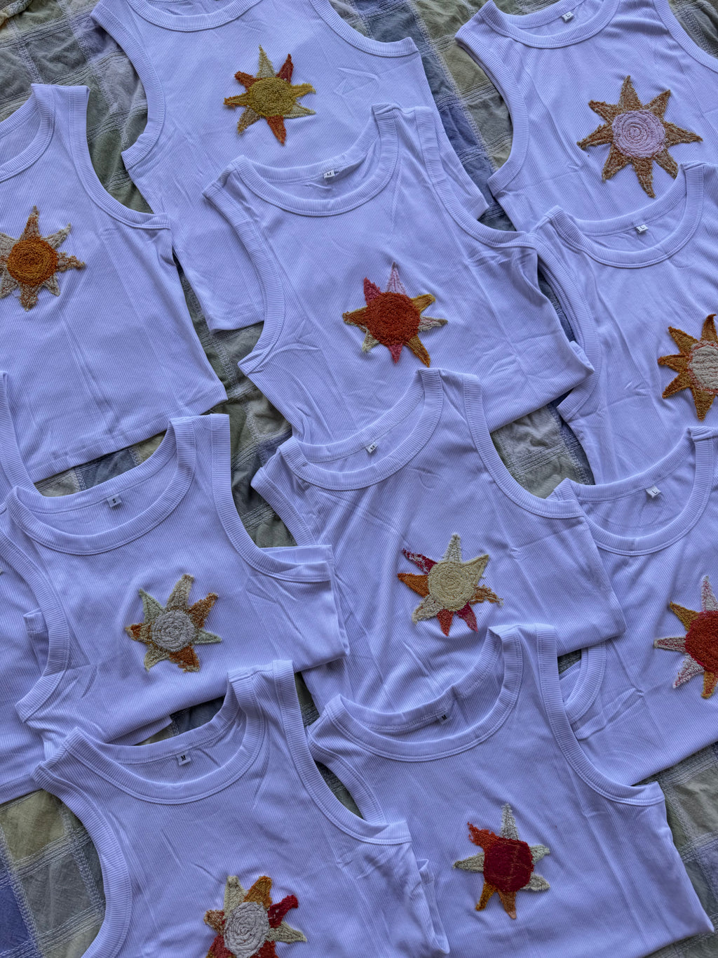 Cropped Sun Appliqué Tank