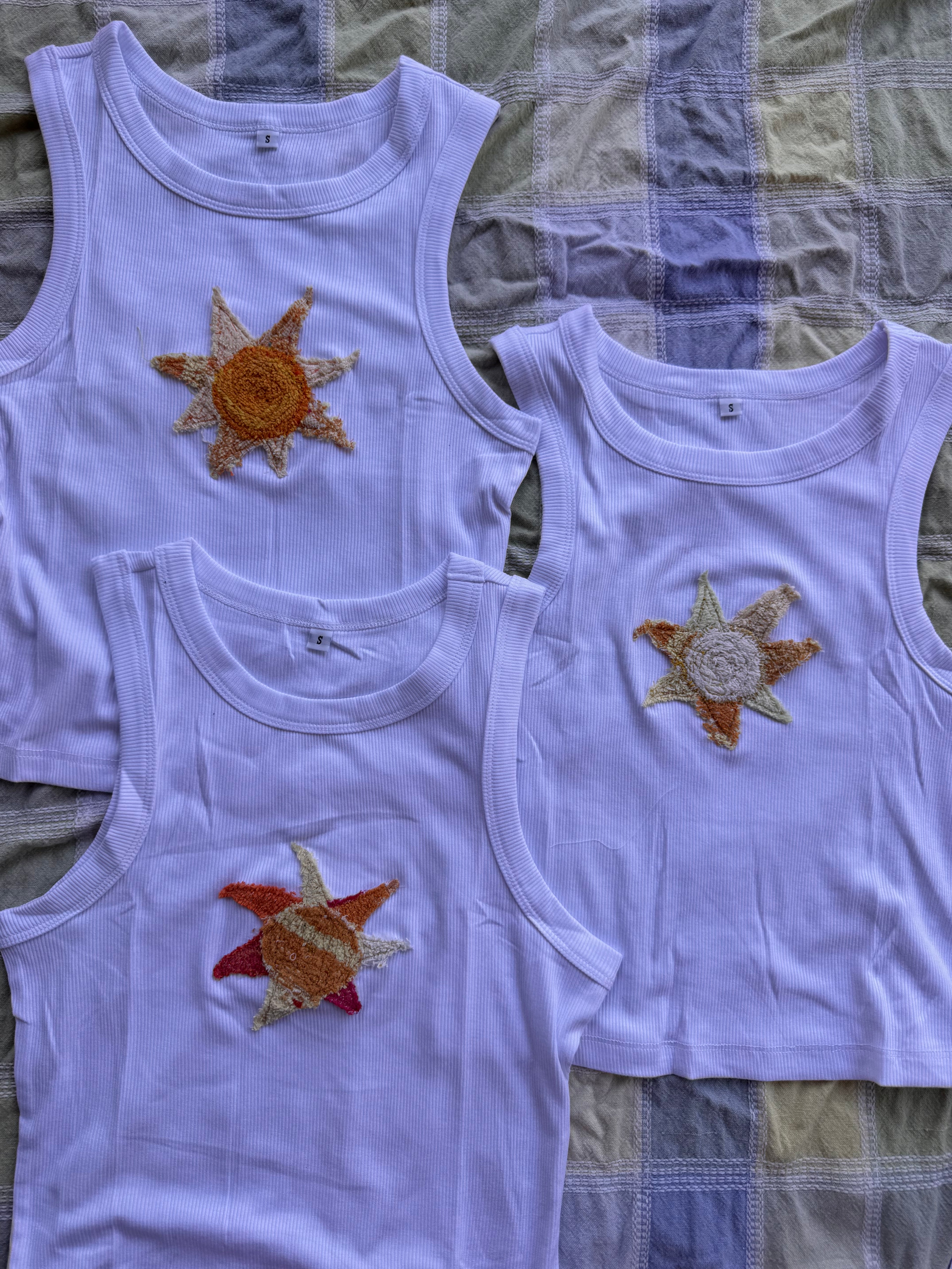Cropped Sun Appliqué Tank