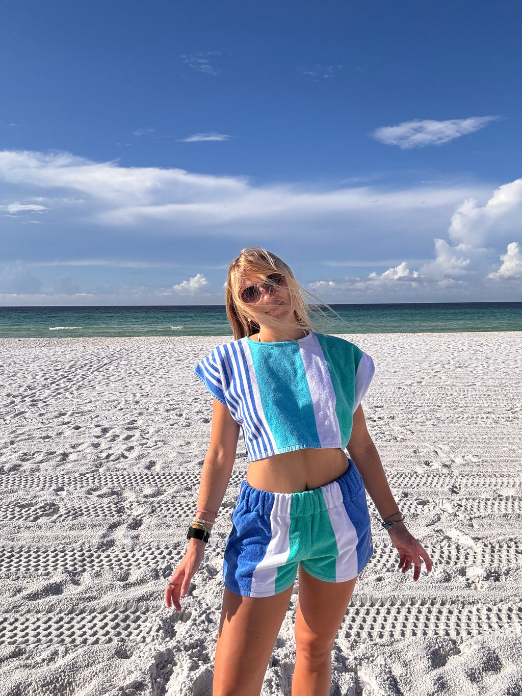 Blue striped towel set